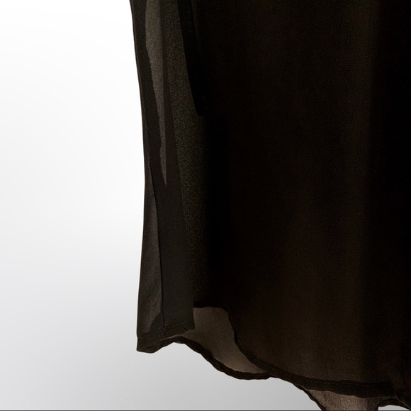 EDGEβ’ NYC Black&White Sleeveless Button-up Tank Too - Picture 5 of 11